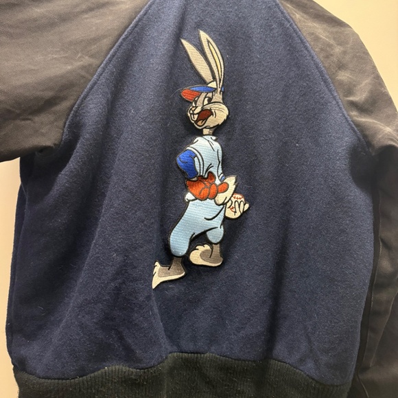 Vintage 90’s looney tunes varsity jacket - Picture 3 of 9